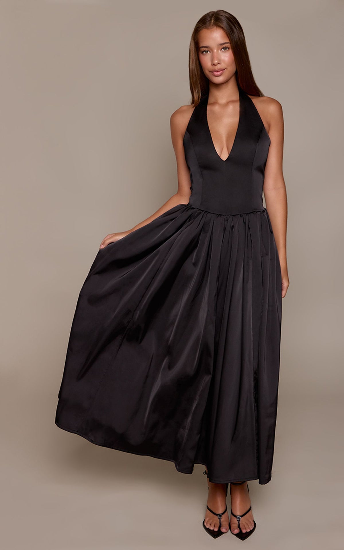 Strukturiertes Satin-Neckholder-Korsett-Maxikleid – Schwarz